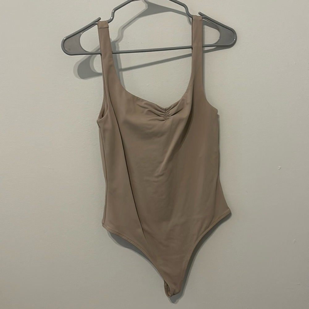 Aritzia Babaton Tank top - size medium
